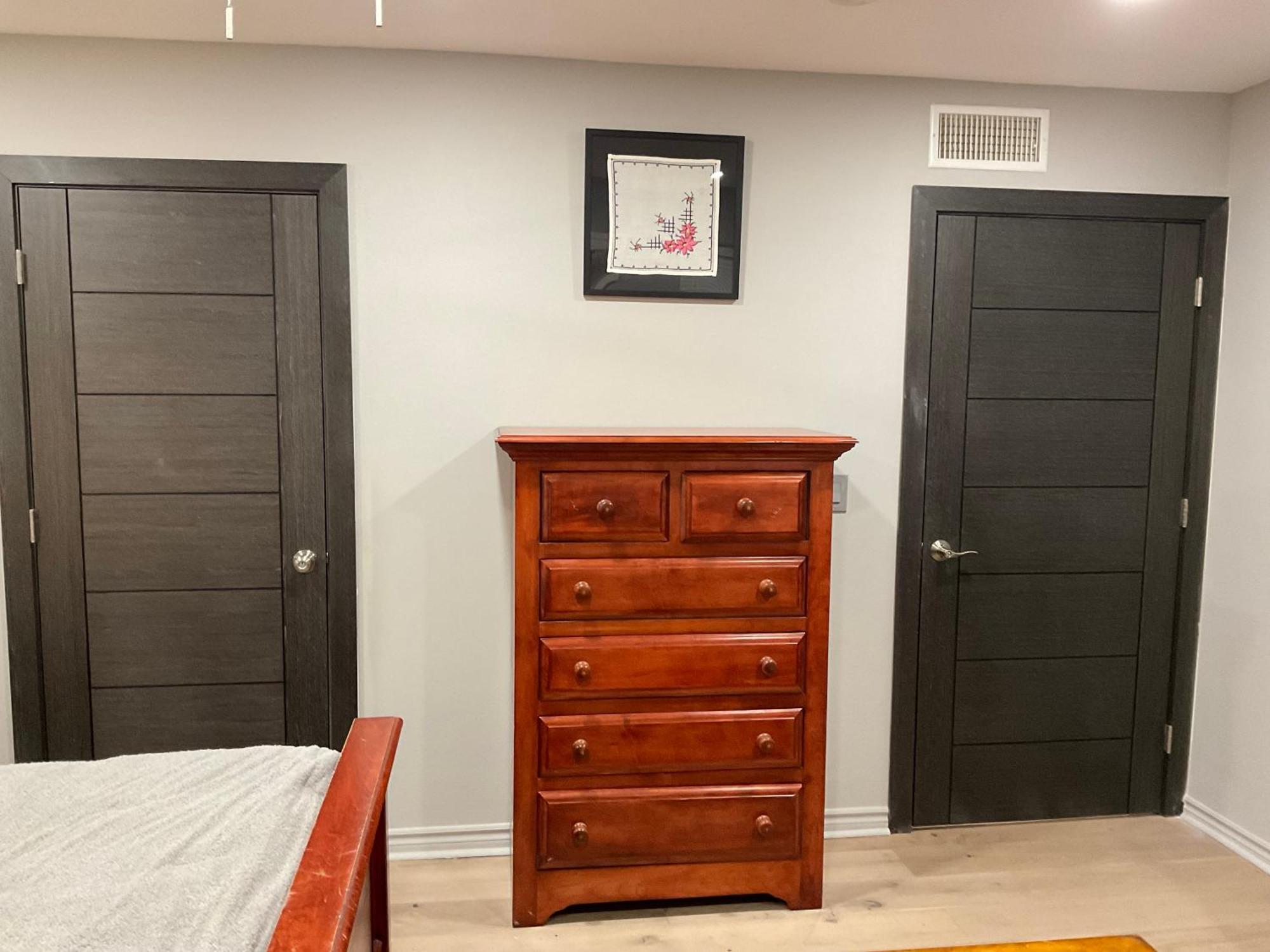 A Luxury Master Bedroom In A Condo Los Angeles Exteriör bild