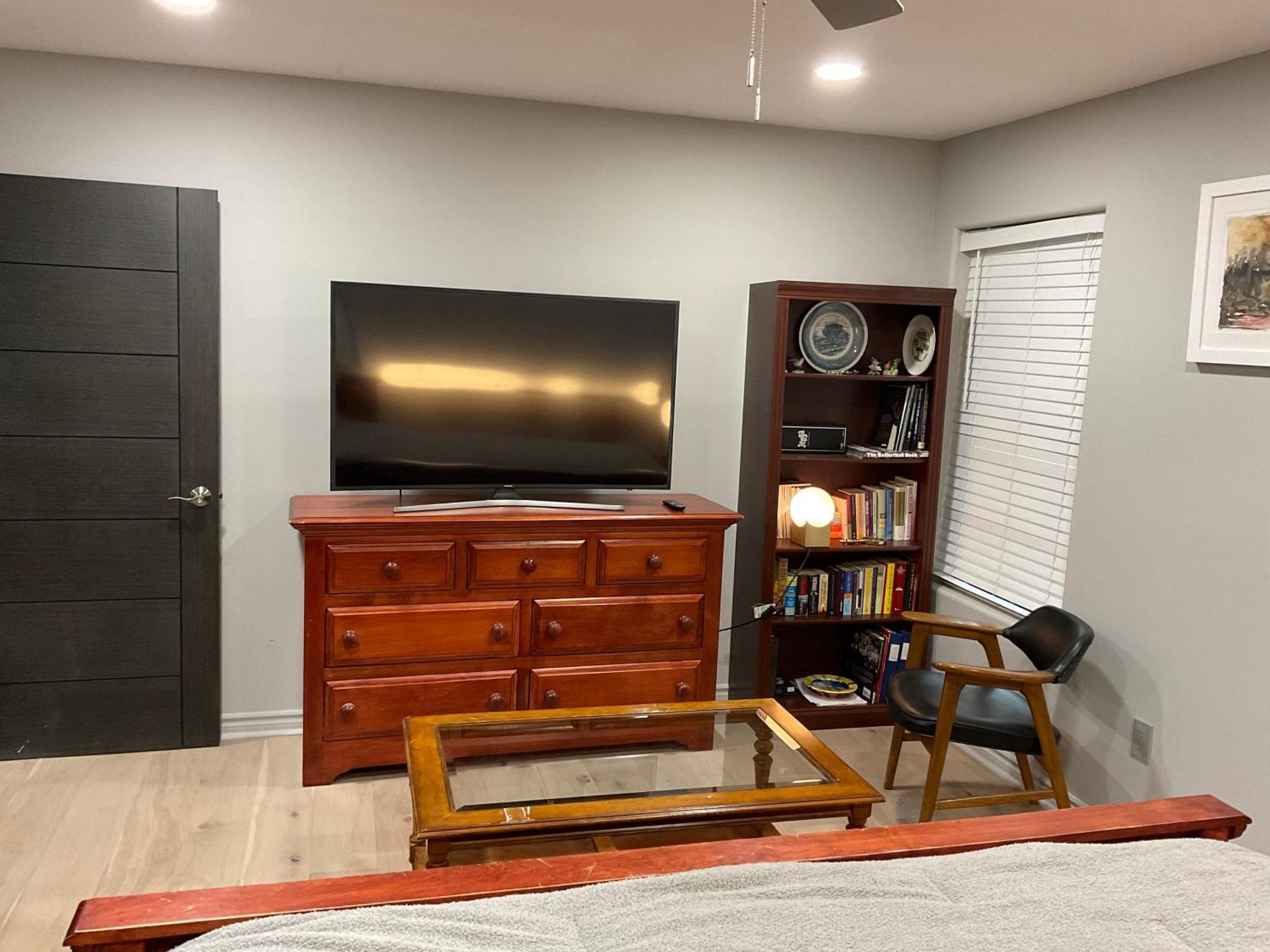 A Luxury Master Bedroom In A Condo Los Angeles Exteriör bild